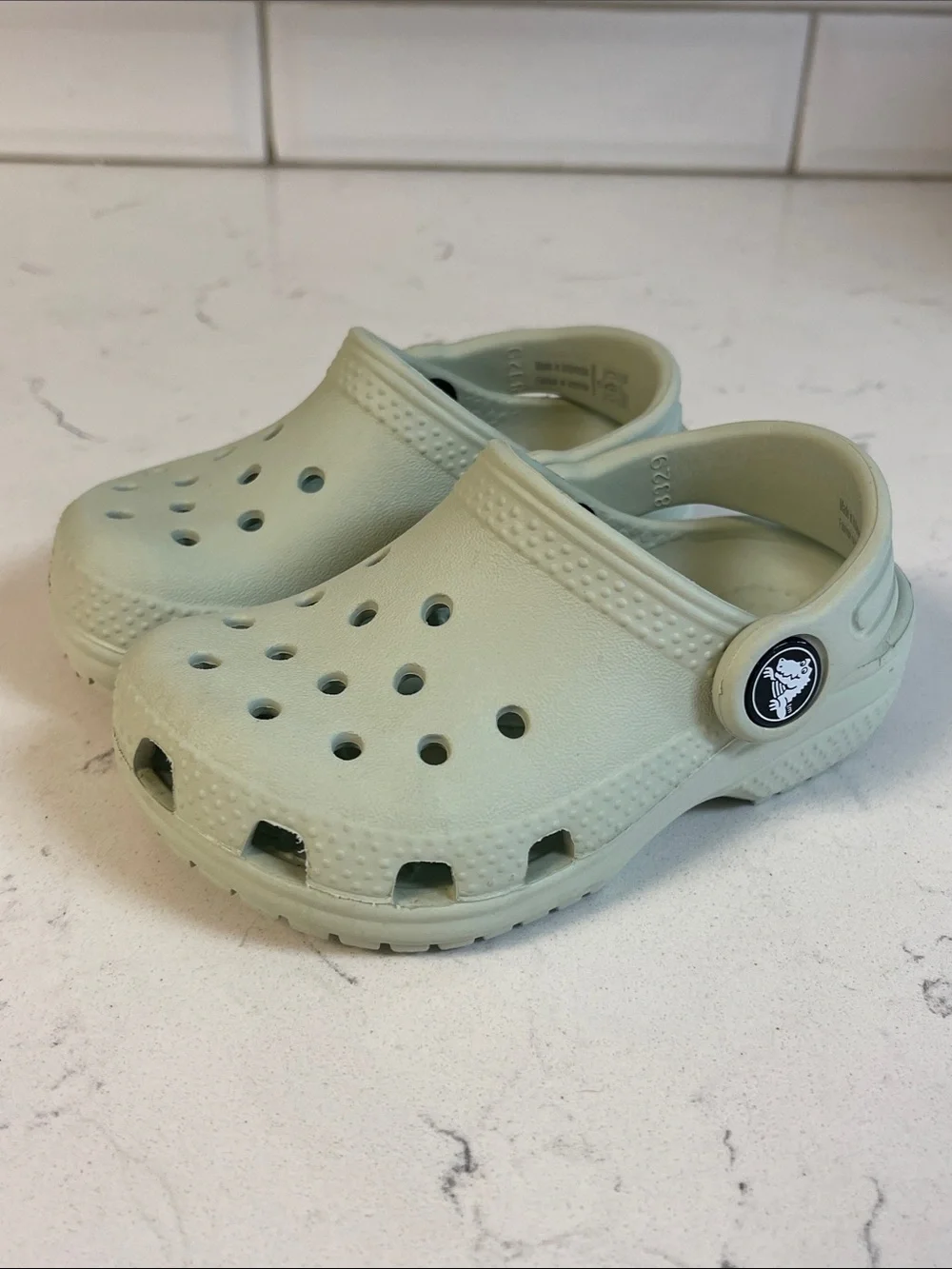 Crocs Classic Clog - Plaster - Celery Green - Size 6 Style Number 206990